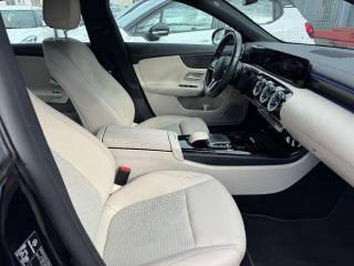 MERCEDES-BENZ CLA 180 usata, con Cerchi in lega