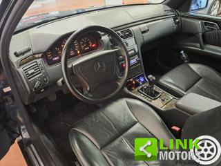 MERCEDES-BENZ E 200 usata 35