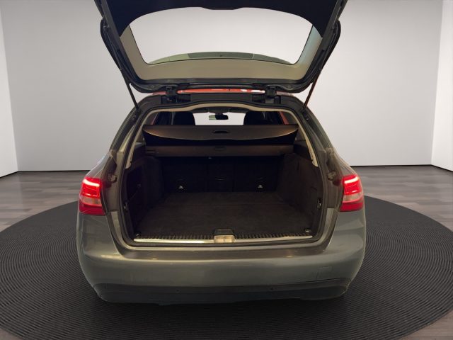 MERCEDES-BENZ C 200 usata, con Chiusura centralizzata