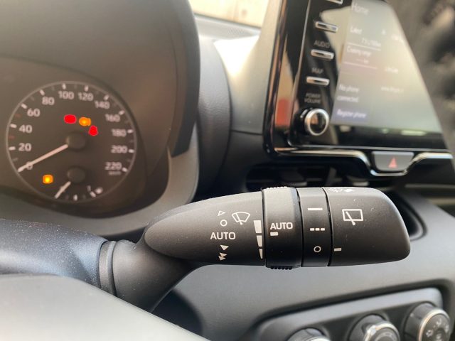 TOYOTA Yaris usata, con Servosterzo
