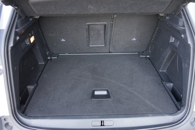 PEUGEOT 3008 usata, con Sensori di parcheggio posteriori