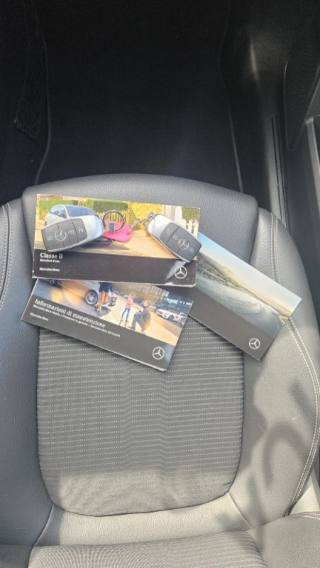 MERCEDES-BENZ B 180 usata, con Climatizzatore