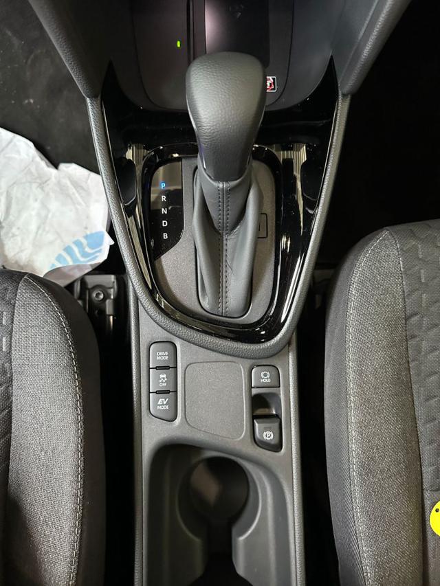 TOYOTA Yaris Cross usata, con Sedili riscaldati