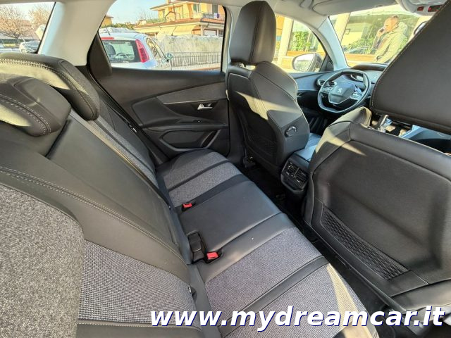 PEUGEOT 3008 usata, con Autoradio digitale