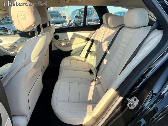 MERCEDES-BENZ E 300 usata, con USB