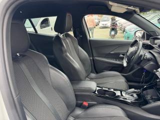 PEUGEOT 2008 usata, con Sistema di navigazione