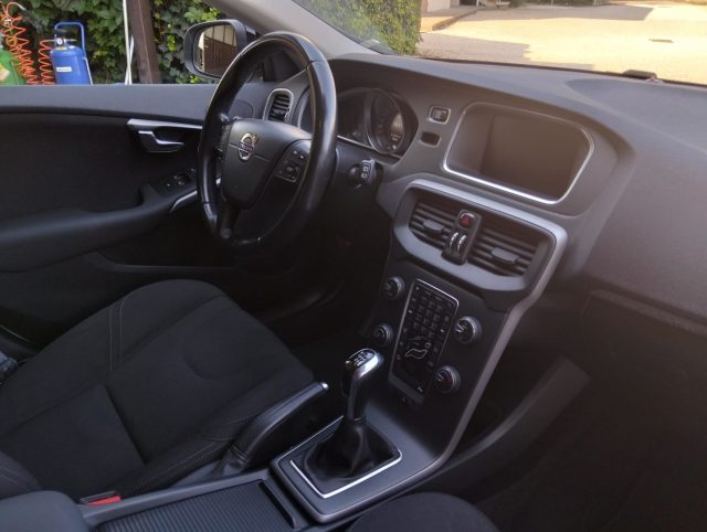 VOLVO V40 Cross Country usata, con Controllo automatico clima