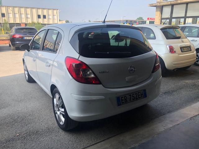 OPEL Corsa usata, con Climatizzatore