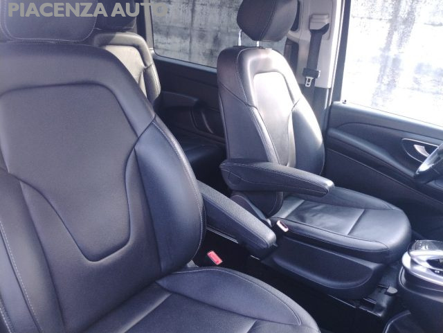 MERCEDES-BENZ V 220 usata, con Climatizzatore