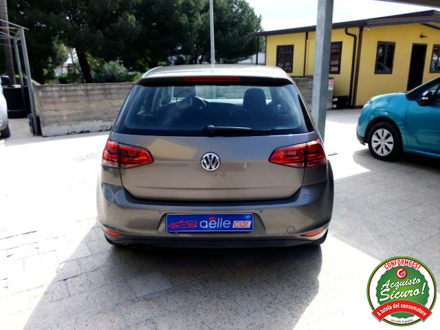 VOLKSWAGEN Golf usata, con Autoradio