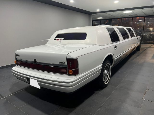 LINCOLN Town Car usata, con Alzacristalli elettrici