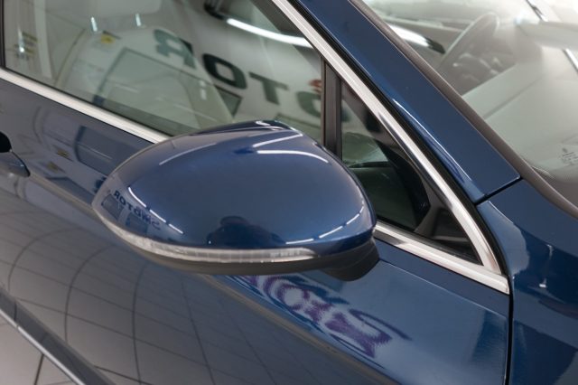 VOLKSWAGEN Passat Variant usata, con Chiusura centralizzata telecomandata