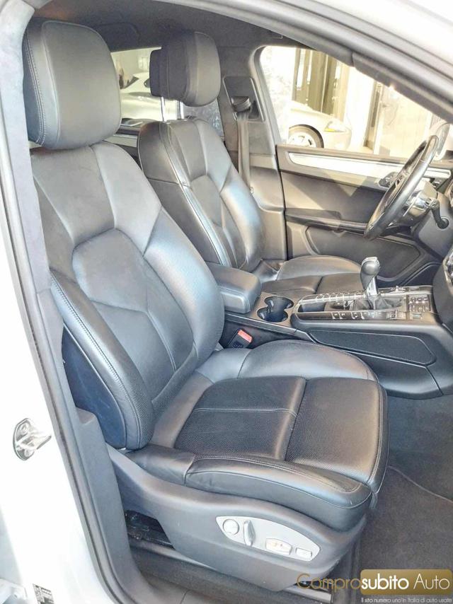 PORSCHE Macan usata 29