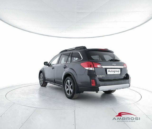 SUBARU OUTBACK usata 3