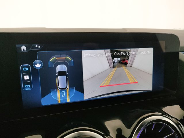 MERCEDES-BENZ GLA 200 usata, con Regolazione elettrica sedili