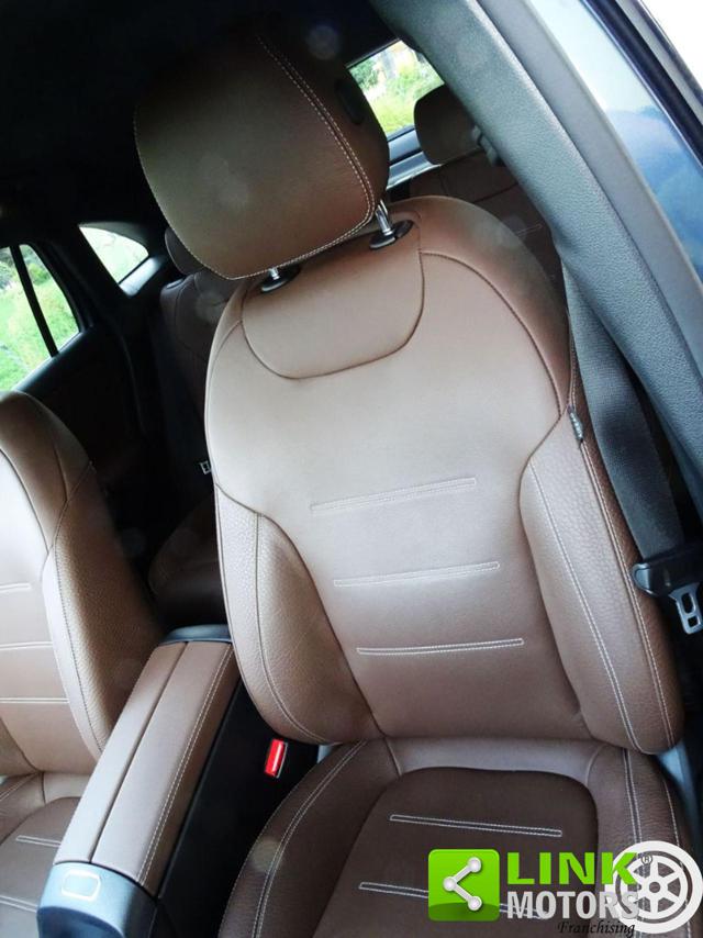 MERCEDES-BENZ GLA 200 usata, con Park Distance Control