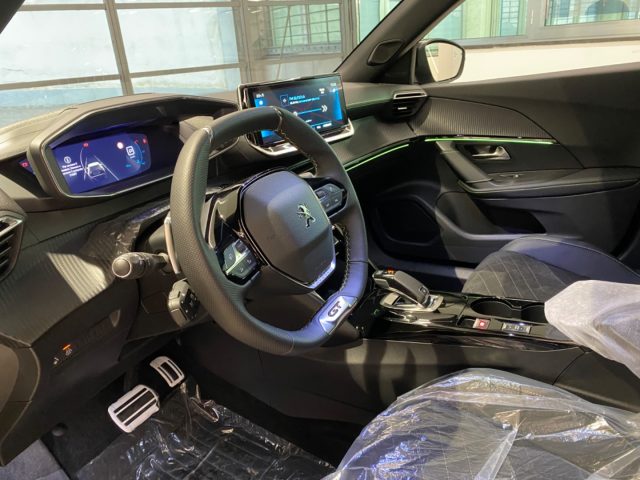 PEUGEOT 2008 usata, con Airbag posteriore
