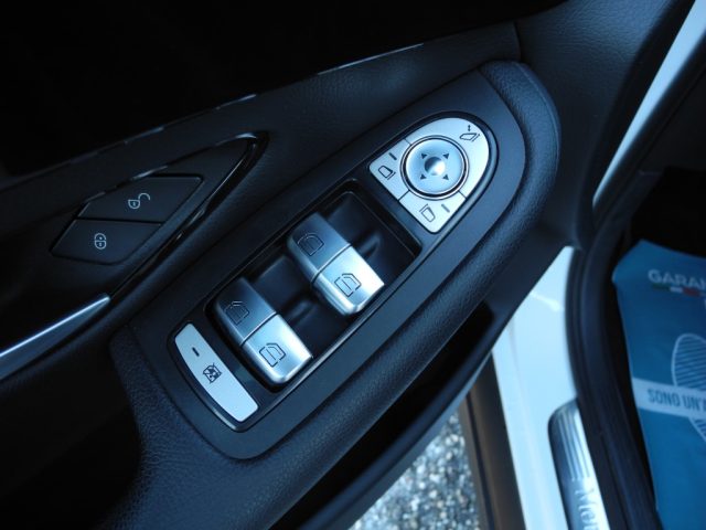 MERCEDES-BENZ GLC 250 usata 53