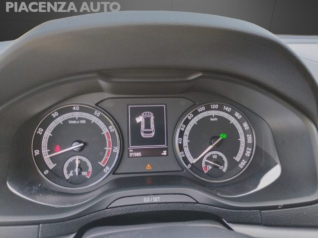 SKODA Karoq usata, con Fari Xenon