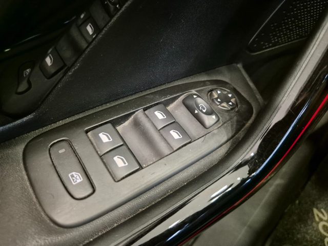 PEUGEOT 208 usata, con Sensore di pioggia