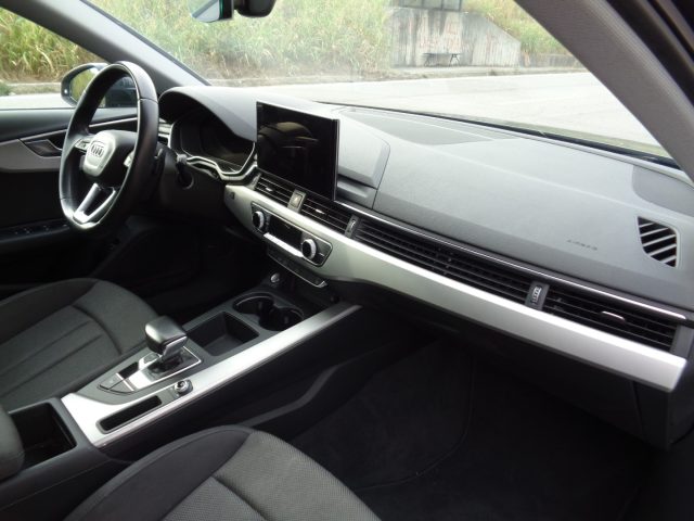 AUDI A4 usata, con Autoradio