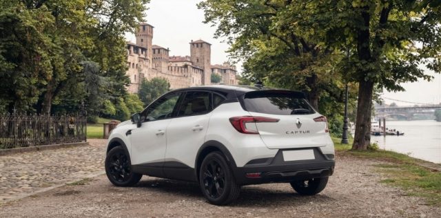RENAULT Captur usata, con Airbag laterali