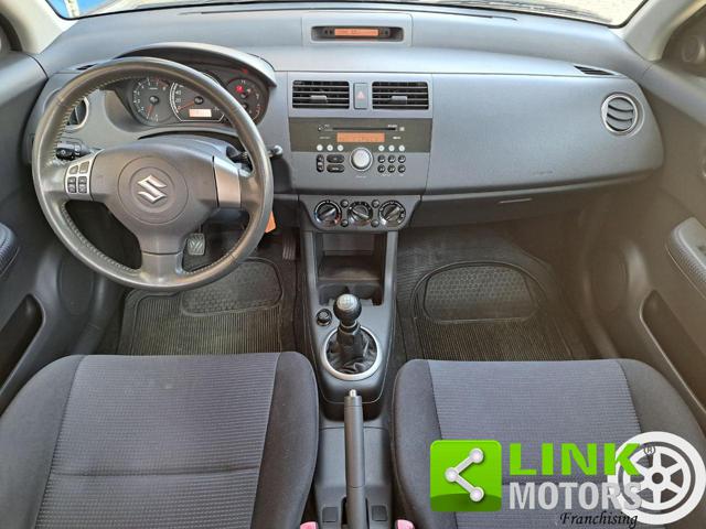 SUZUKI Swift usata, con Autoradio