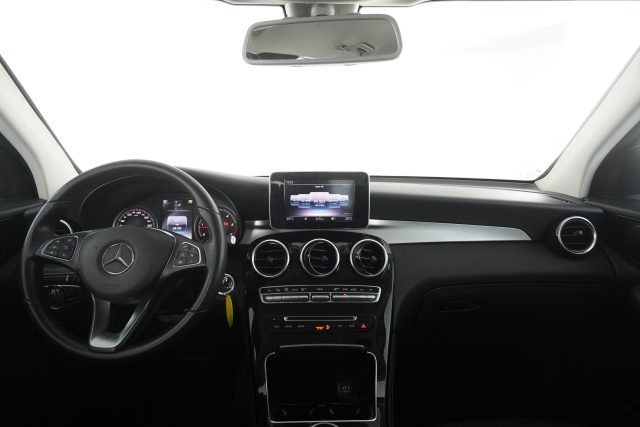 MERCEDES-BENZ GLC 220 usata 10