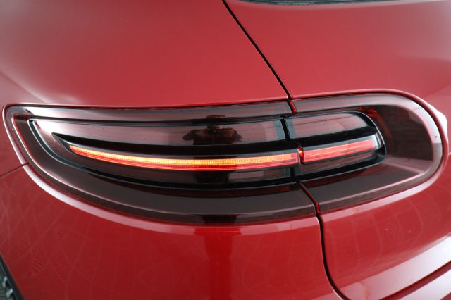 PORSCHE Macan usata 11