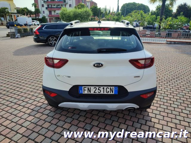 KIA Stonic usata, con Sensori di parcheggio posteriori