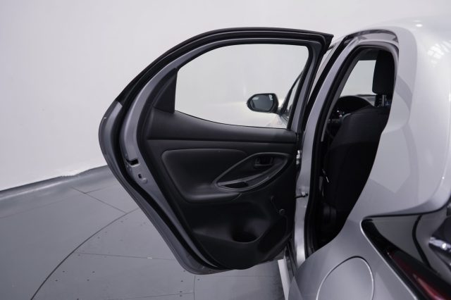 TOYOTA Yaris usata, con Bluetooth