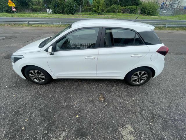 HYUNDAI i20 usata, con Autoradio