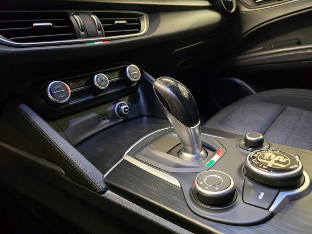 ALFA ROMEO Stelvio usata, con Controllo automatico clima