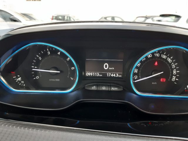 PEUGEOT 2008 usata, con Boardcomputer