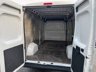 PEUGEOT Boxer usata, con Servosterzo