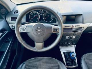 OPEL Astra usata, con Chiusura centralizzata