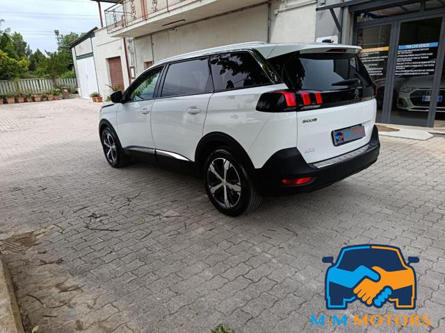 PEUGEOT 5008 usata, con Autoradio
