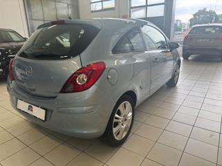 OPEL Corsa usata, con Climatizzatore