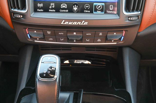 MASERATI Levante usata, con Sedile posteriore sdoppiato