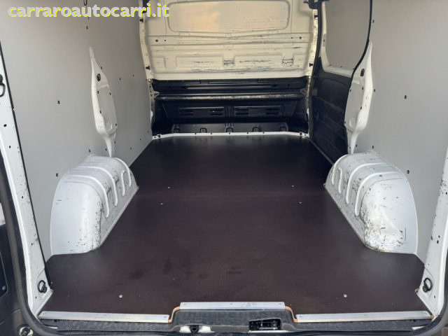 RENAULT Trafic usata, con USB