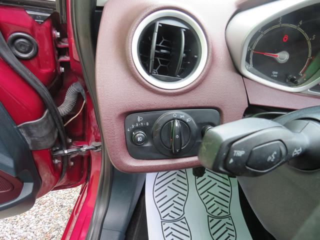 FORD Fiesta usata, con Specchietti laterali elettrici