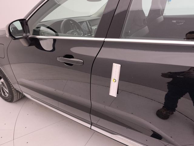 VOLVO XC60 usata, con Telecamera per parcheggio assistito