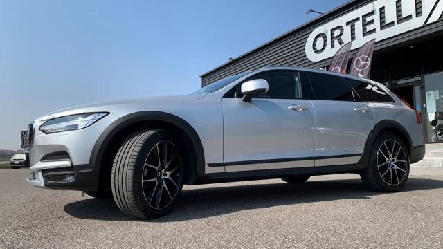 VOLVO V90 Cross Country usata, con Portellone posteriore elettrico