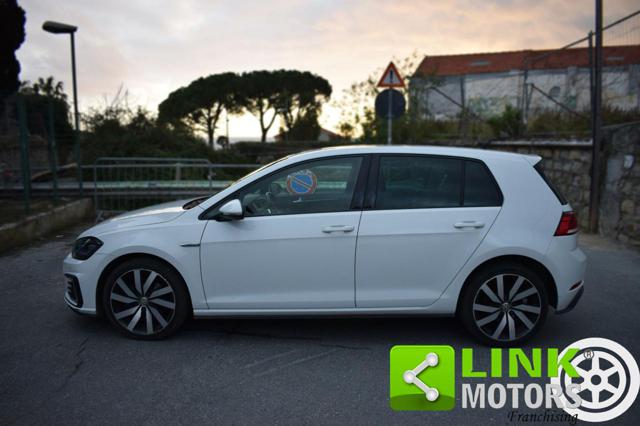 VOLKSWAGEN Golf usata, con USB