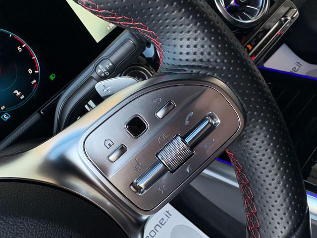 MERCEDES-BENZ GLA 200 usata, con Touch screen