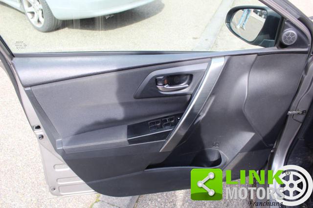 TOYOTA Auris usata, con Specchietti laterali elettrici
