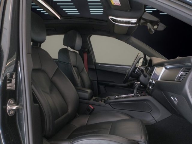 PORSCHE Macan usata 18