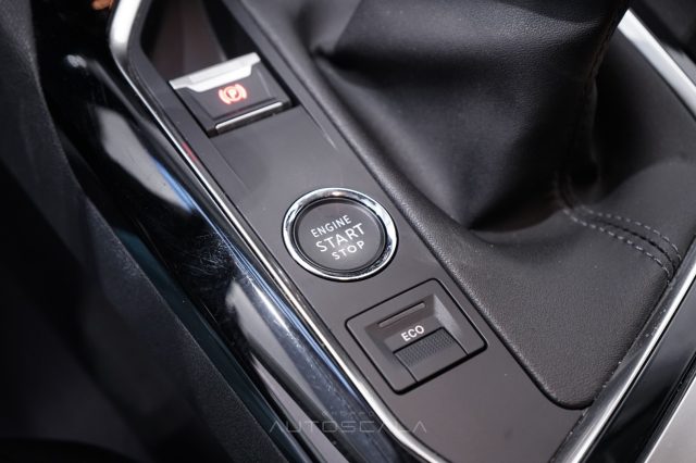 PEUGEOT 3008 usata, con Sensori di parcheggio posteriori