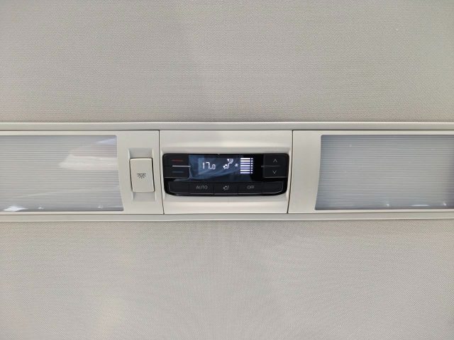 VOLKSWAGEN Caravelle usata 22