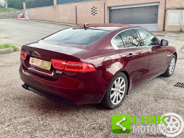 JAGUAR XE usata, con Alzacristalli elettrici
